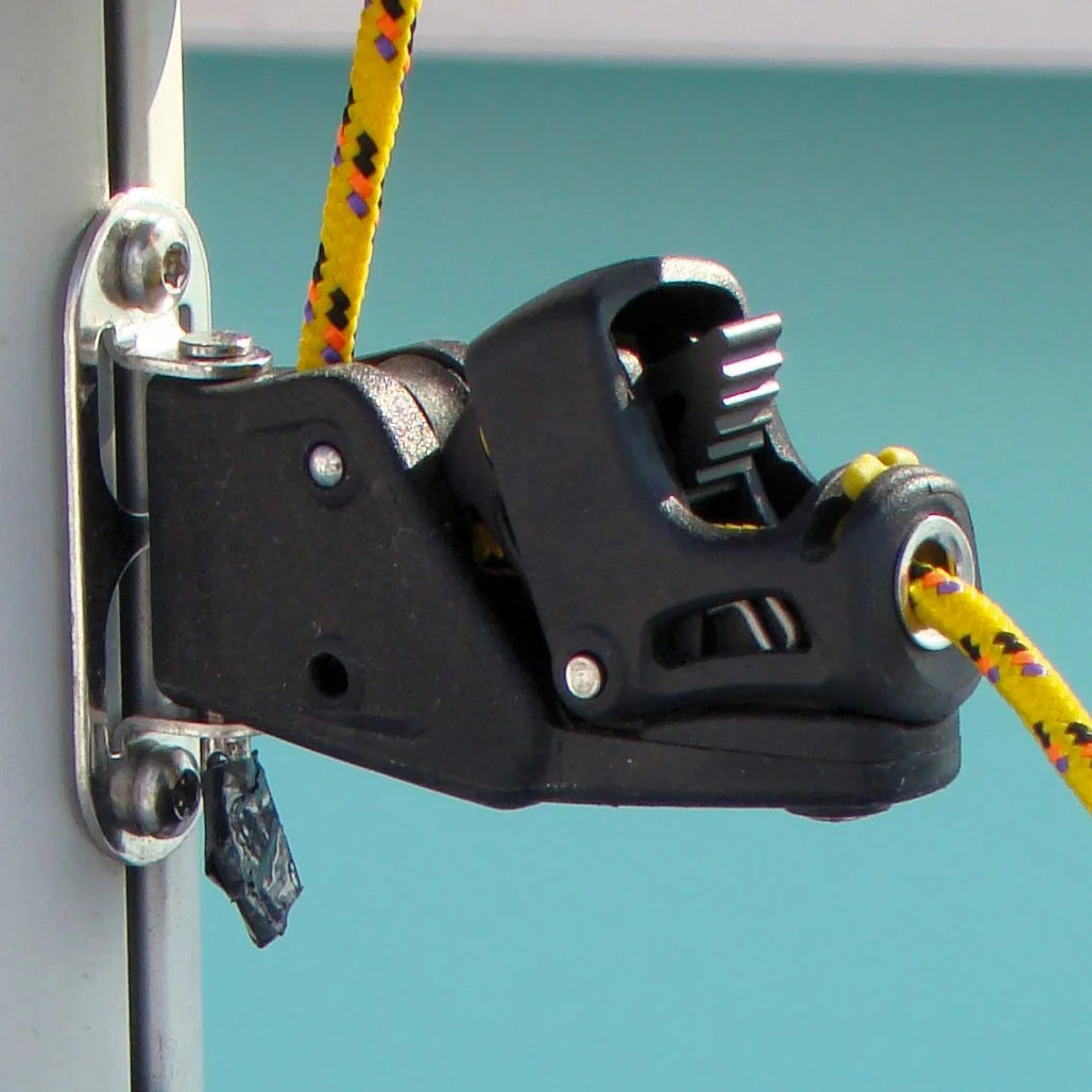 Micro Carbo II cleat + extreme angle fairlead