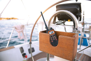 VHF portable HX210E - 6W Etanche IPx7 et Flottante - Réception FM