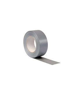 Adhésif armé 50mm x 50m en rouleau gris, support renforcé pour résistance accrue.