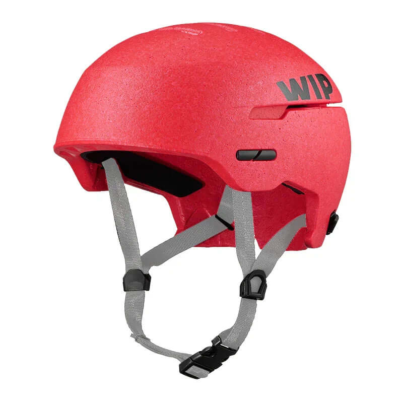 Casque WIFLEX de WIP en rouge, conçu en EPP multi-impact, léger et de protection optimale.
