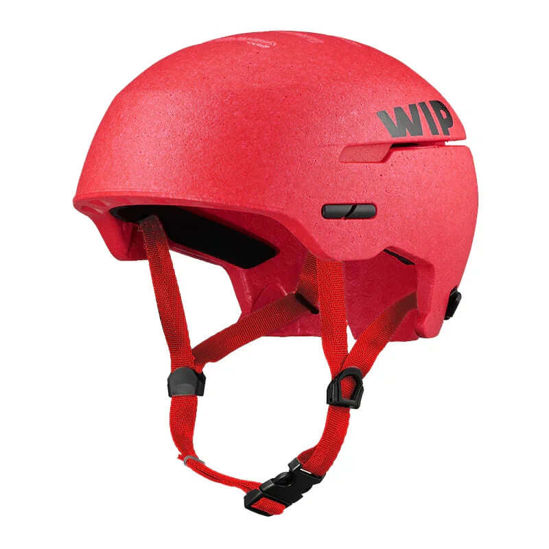 Casque WIFLEX rouge avec construction en EPP multi-impact et système de maintien ajustable.