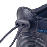 Détail des chaussons néoprène 3mm Windesign montrant le système de laçage et le matériau résistant.