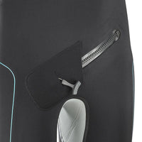 Détail de la fermeture éclair de la combinaison hydbride SEMI DRY, offrant une accessibilité et une fonctionnalité optimales.