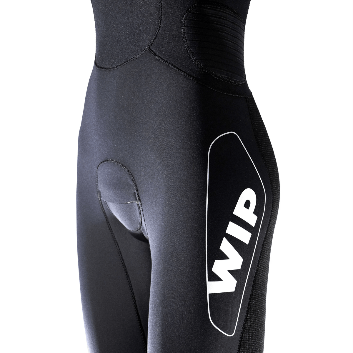 Combinaison nautique femme 3mm, néoprène noir, design ergonomique avec logo WIP.