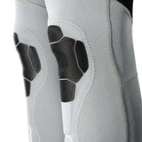 Détails des pads genoux sur la Combinaison SUMMER NEO LONG JOHN MK2 en néoprène airprene perforé.