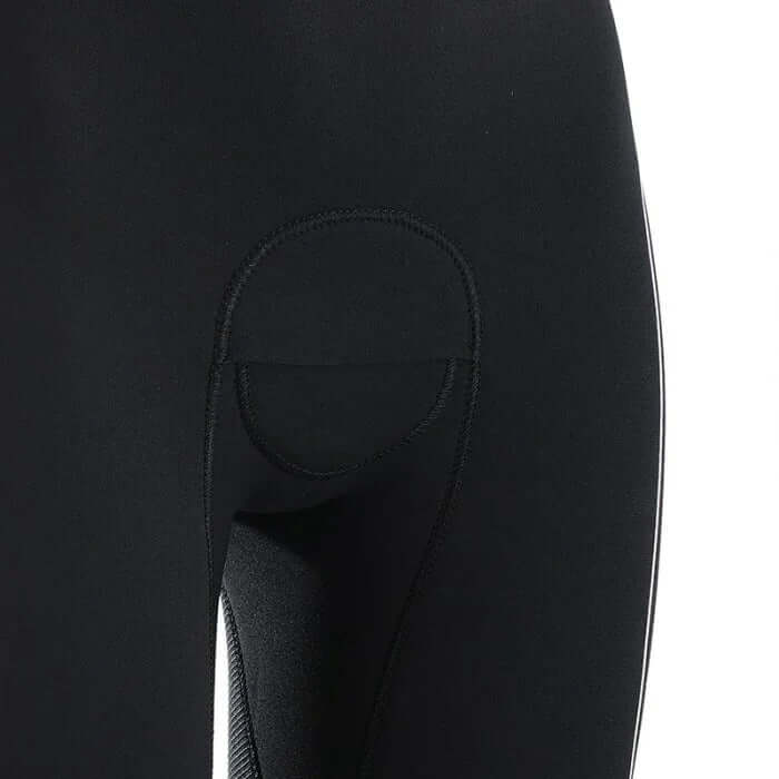 Détail de la Combinaison SUMMER NEO LONG JOHN WOMEN, mettant en avant la couture et le néoprène airprene.