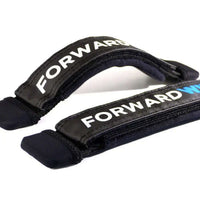 Footstraps réglables (paire) avec rembourrage et design robuste pour une performance optimale sur l'eau.