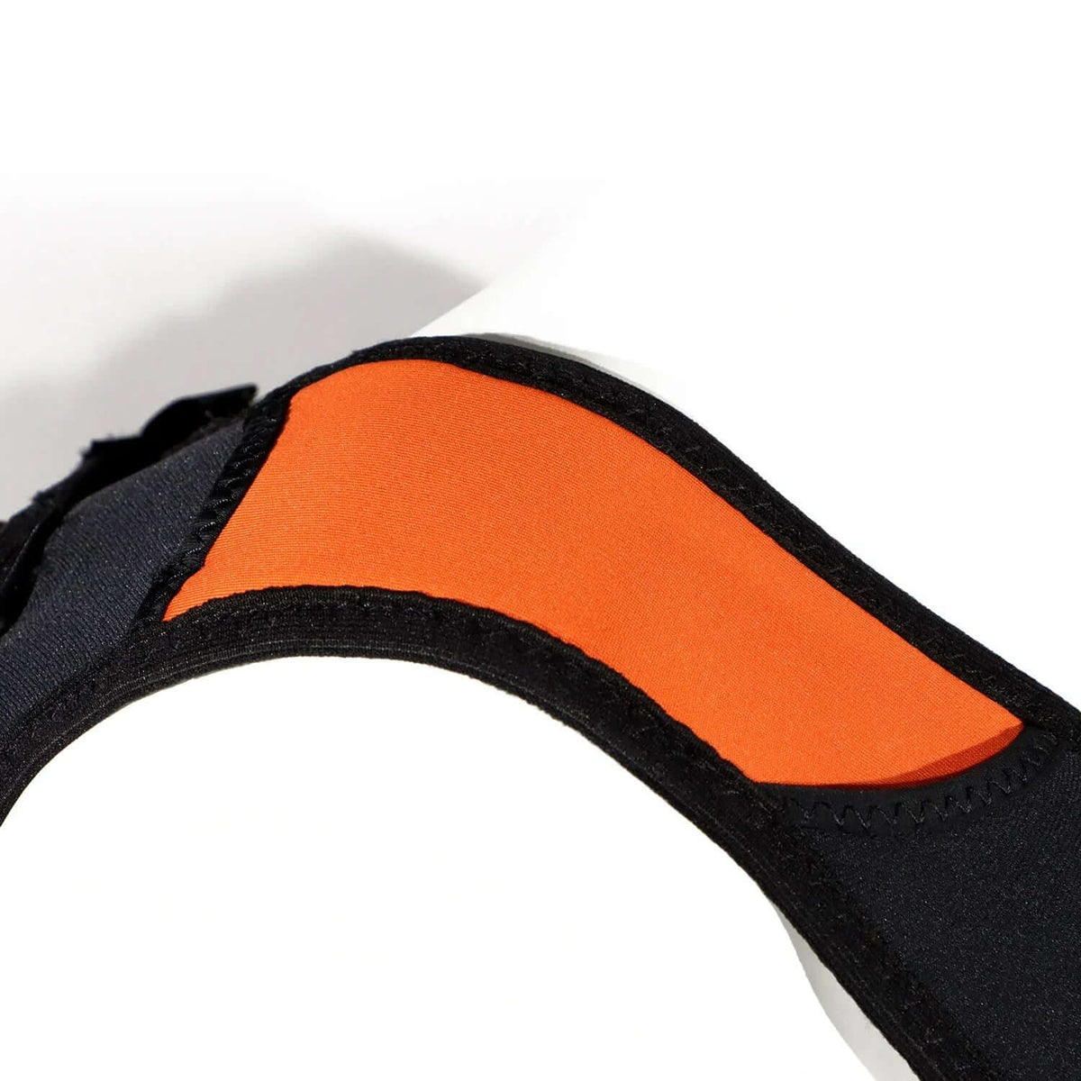 Détail du Gilet d'aide à la flottabilité IMPACT VEST 50N montrant la mousse haute densité et la protection orange.