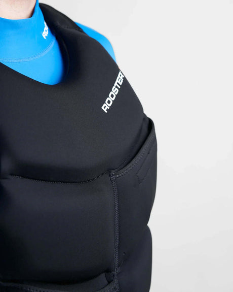Gilet de sauvetage compact régate en néoprène de Rooster, offrant ajustement parfait et liberté de mouvement.