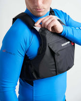 Gilet de sauvetage Rooster® Diamond en usage avec réglage optimisé pour le confort et la sécurité.