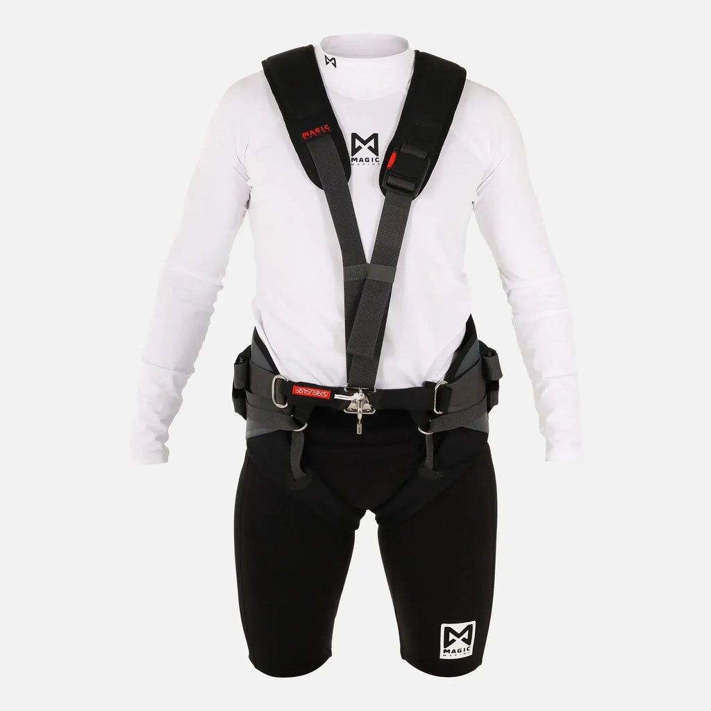 Harnais de trapèze Pro Racing Harness affiché sur un mannequin, montrant sa conception ergonomique et robuste.