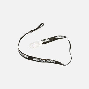 Leash pour casquette robuste avec clip pour fixation sécurisée et sangle en tissu haute résistance.