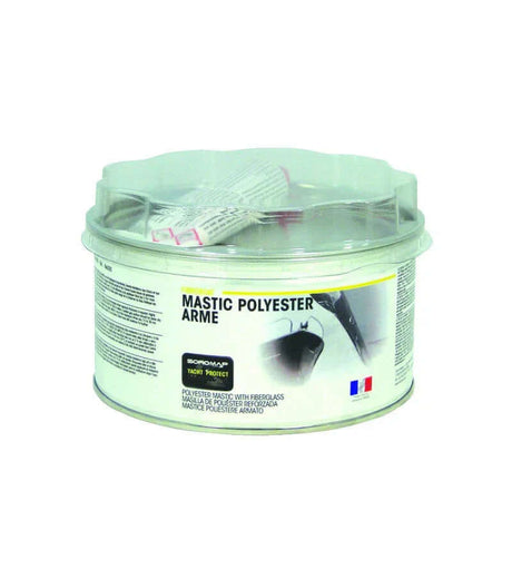 Mastic polyester armé pour réparations épaisses sur coques de bateaux, livré avec catalyseur.