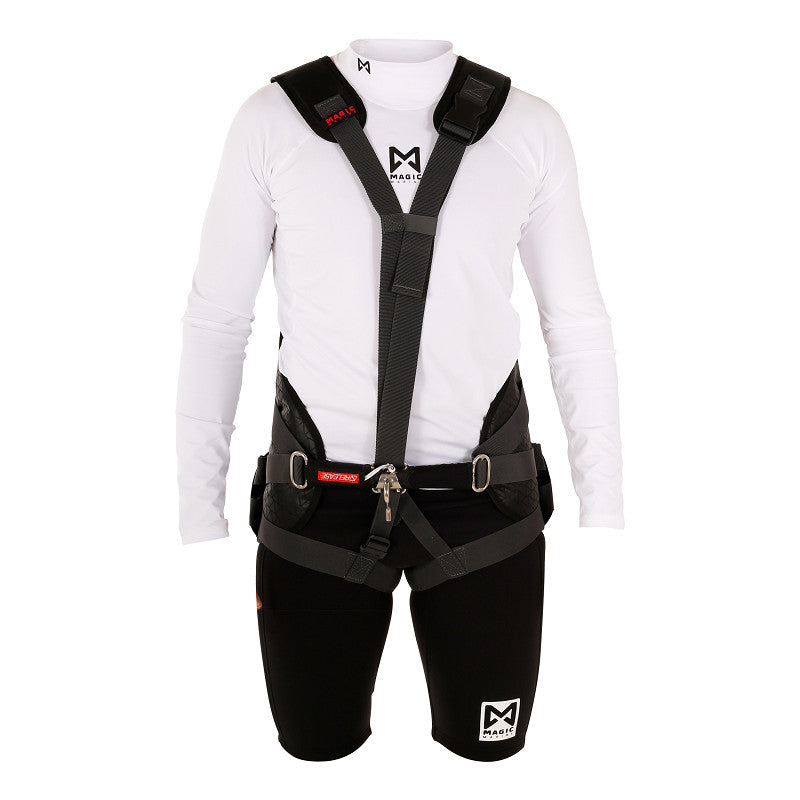 Harnais de trapèze Smart Harness sur un mannequin en tenue technique, offrant confort et maintien optimal.
