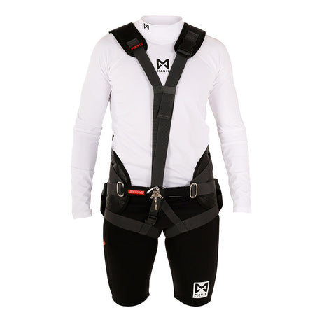 Harnais de trapèze Smart Harness sur un mannequin en tenue technique, offrant confort et maintien optimal.