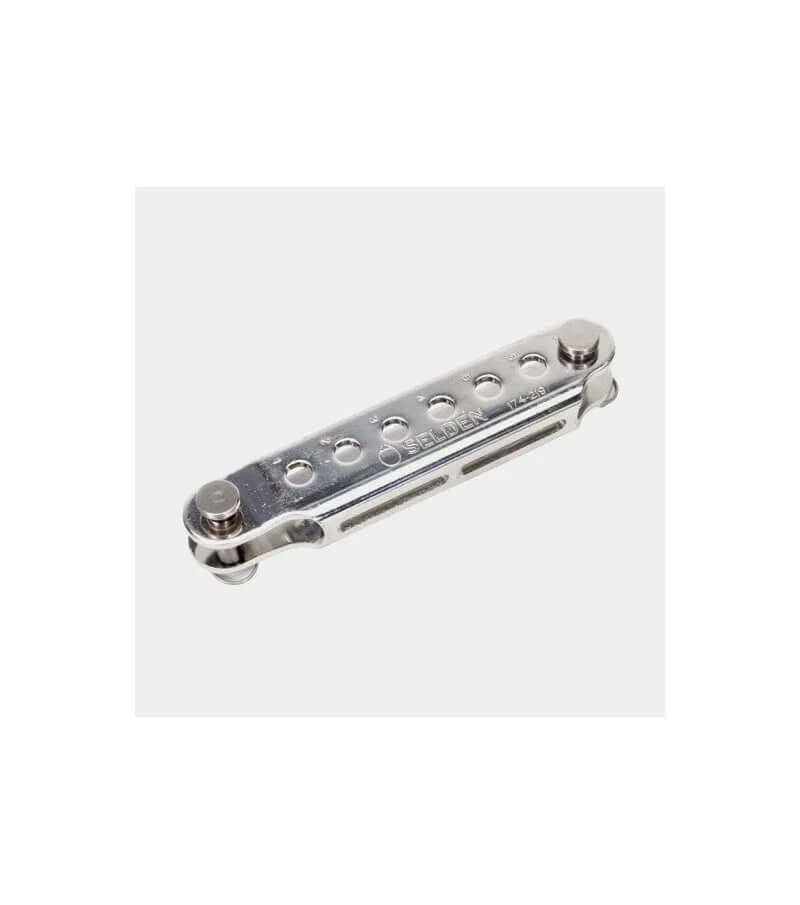 Latte ridoir double Ø6 - SELDEN, dimensions 110X22X14mm, épaisseur 2mm, axe épaulé Ø6X15mm.