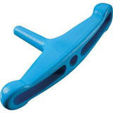 Poignée de trapèze bleue en plastique, conçue pour une utilisation technique et pratique.