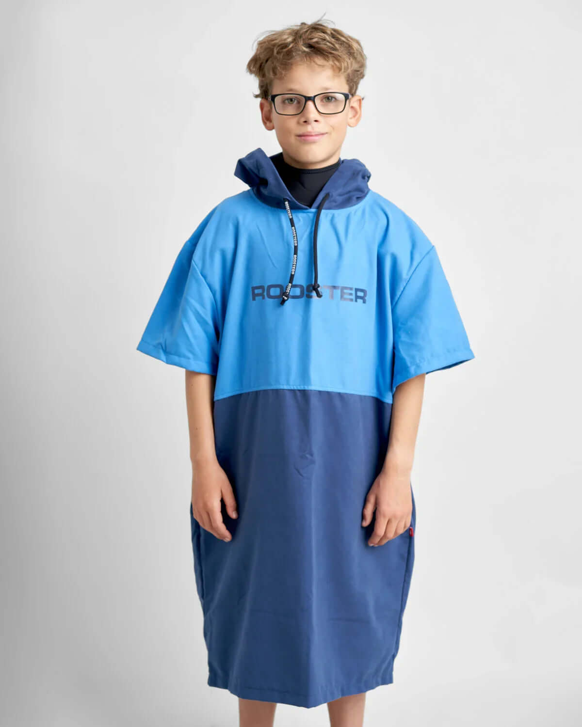 Poncho Junior microfibres de Rooster, léger et à séchage rapide, idéal pour les jeunes après les activités nautiques.