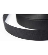 Sangle polyester noire, 25 mm de largeur, 100 % polyester, hautement résistant pour divers usages.