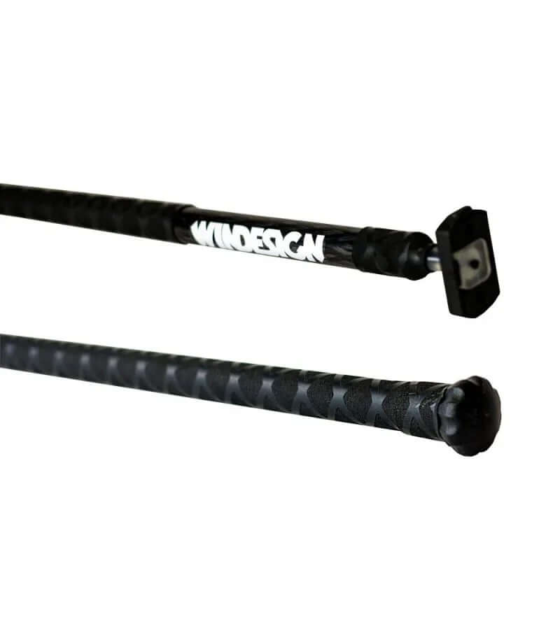 Stick carbone Ø20mm 2.50m, très léger avec poignée mousse X-Grip et articulation démontable.