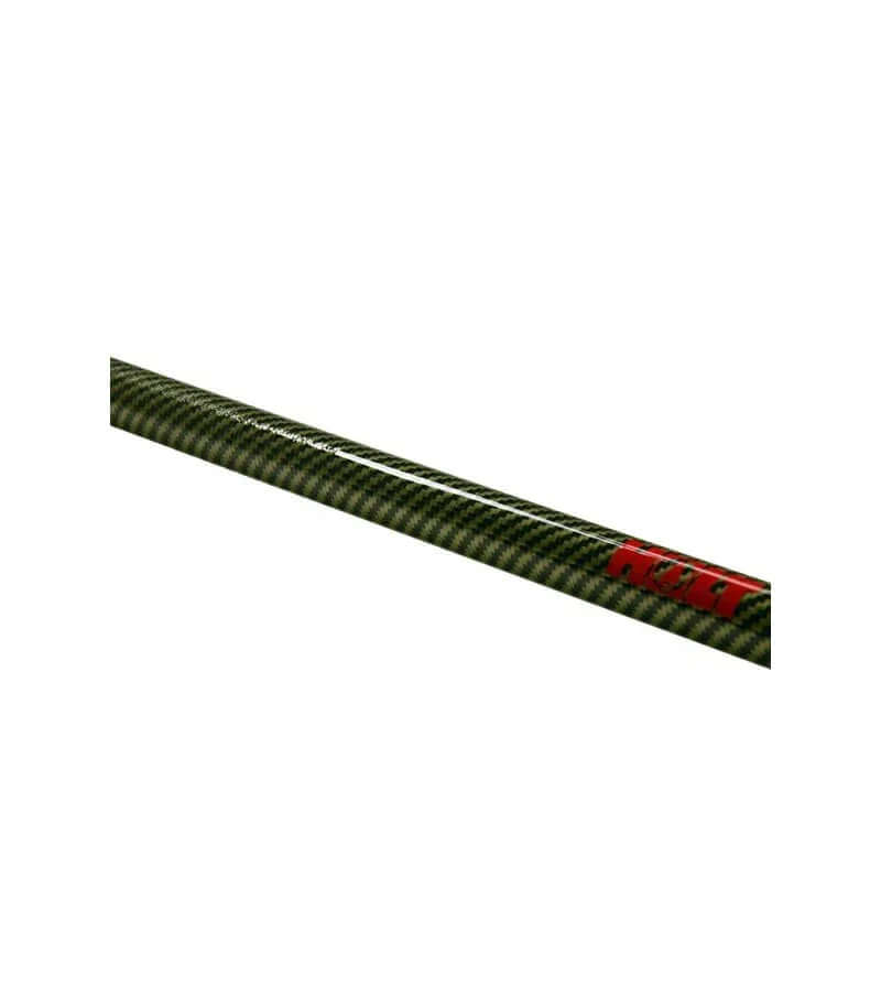 Stick en carbone/Kevlar de 23 mm - 1200 mm, vue rapprochée du matériau et du logo.