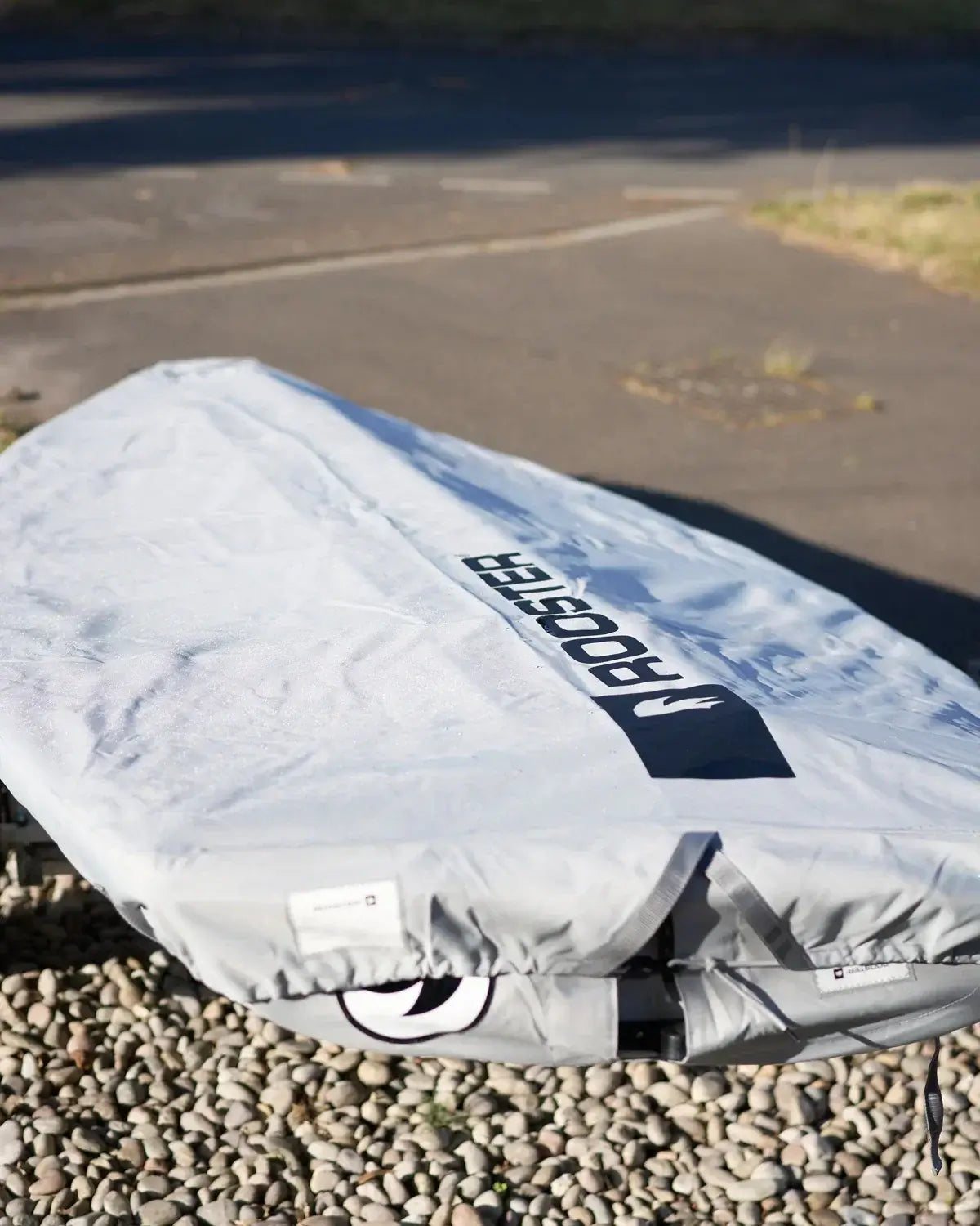 Taud du dessus ILCA en polyester Hydrolite pour protéger un bateau, avec une excellente imperméabilité. Imagen