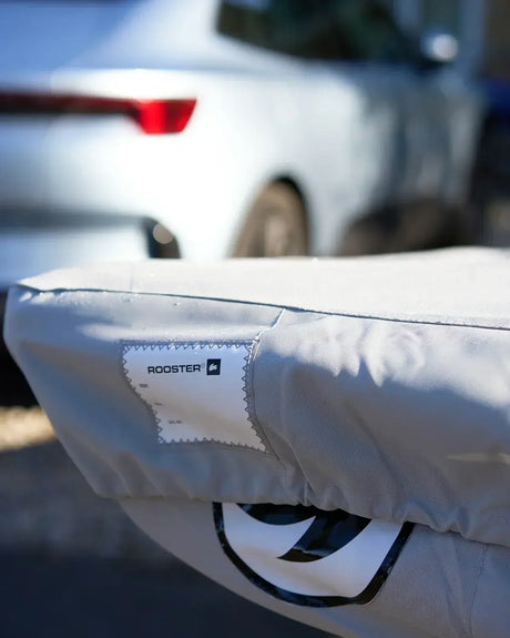 Housse pour bateau Taud du dessus ILCA en polyester Hydrolite, offrant une protection optimale contre les intempéries.