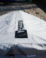 Housse de bateau Taud du dessus ILCA en polyester haut de gamme, offrant protection et ventilation.