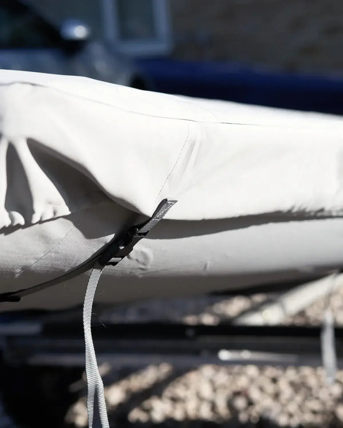 Housse de bateau Taud du dessus ILCA en polyester Hydrolite, offrant imperméabilité et ventilation.