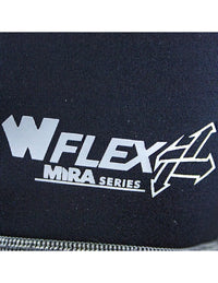 Logo W-Flex de la série Mira sur un vêtement de néoprène.